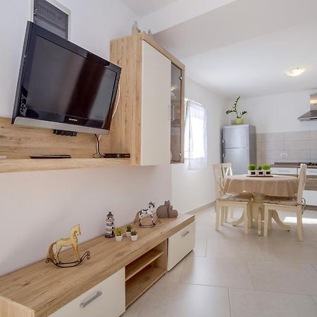Apartment Angela Cunski Екстер'єр фото