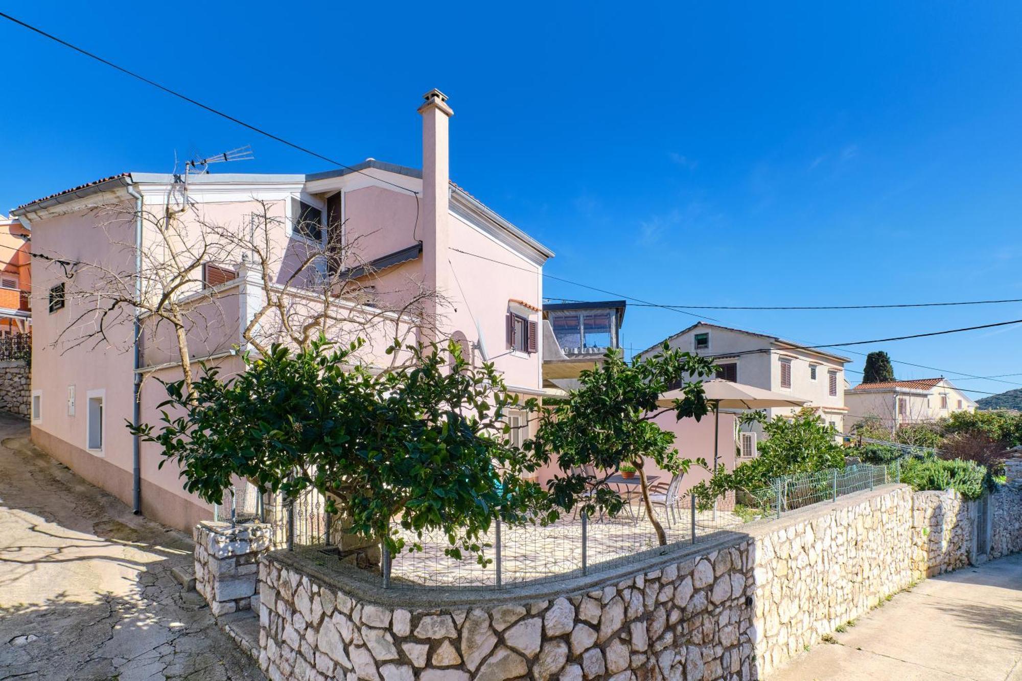 Apartment Angela Cunski Екстер'єр фото