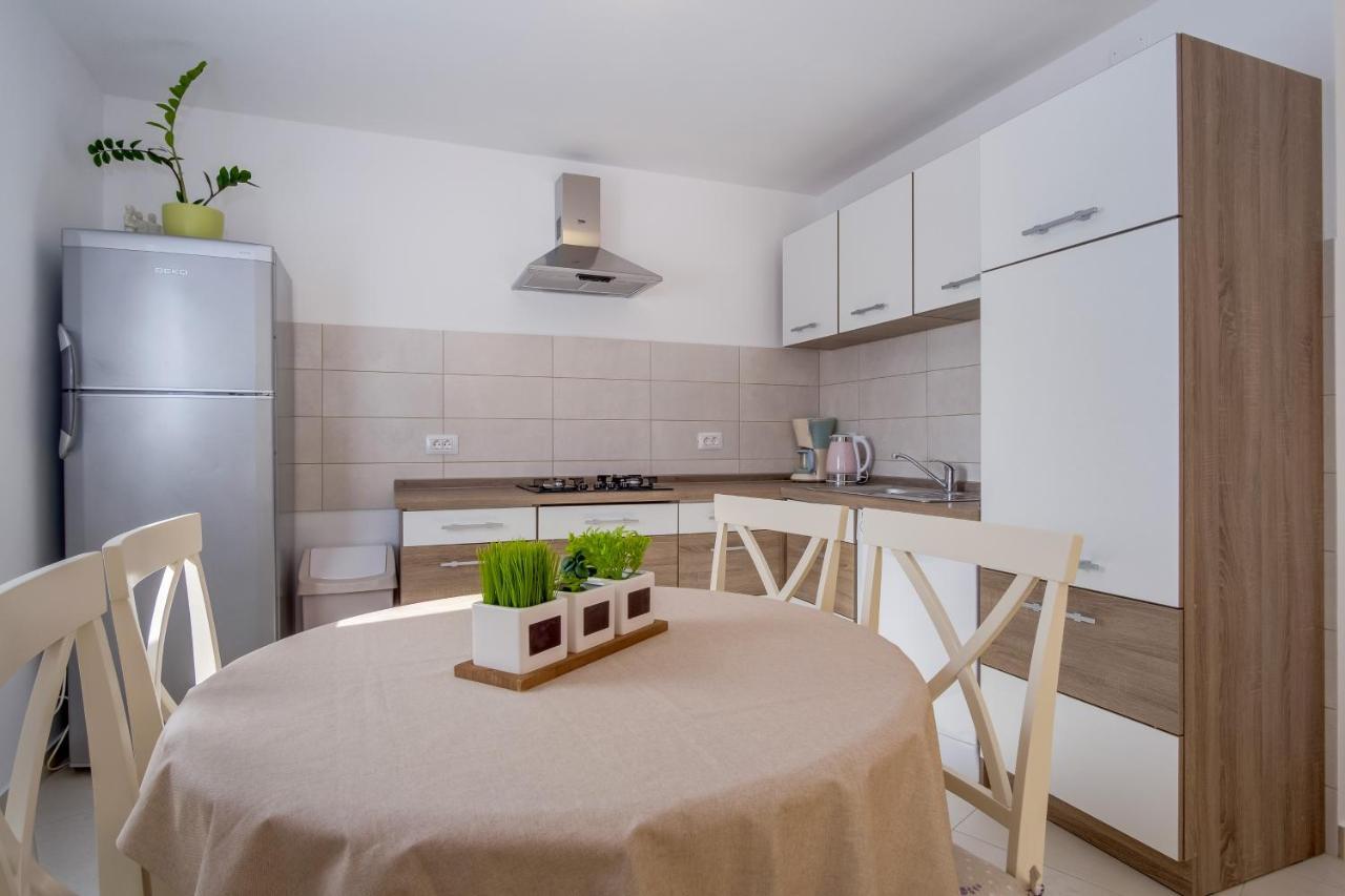Apartment Angela Cunski Екстер'єр фото