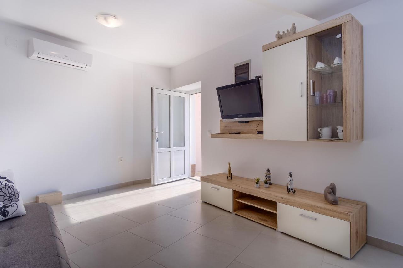 Apartment Angela Cunski Екстер'єр фото