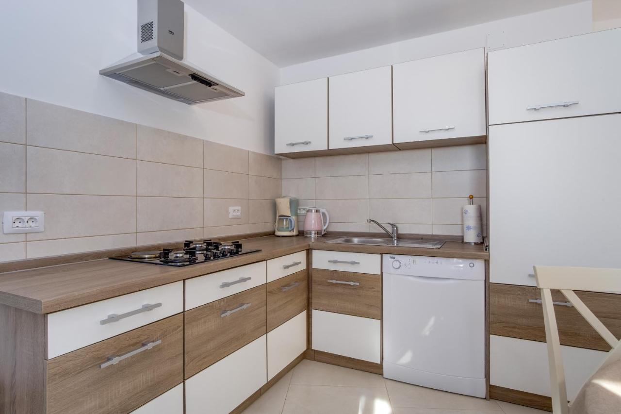Apartment Angela Cunski Екстер'єр фото